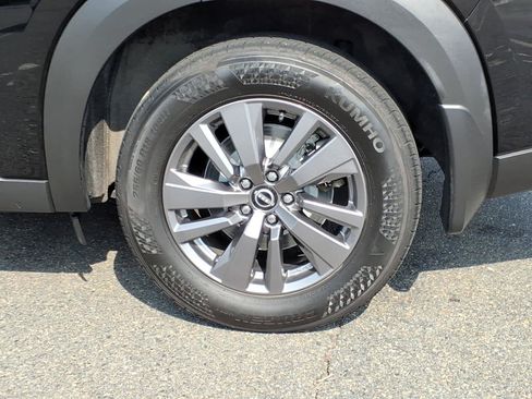 Certified 2023 Nissan Pathfinder SV w/ SV Premium Package AWD/4WD image 9