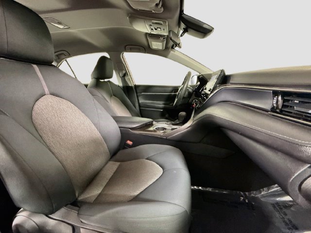 Used 2021 Toyota Camry LE FWD image 27