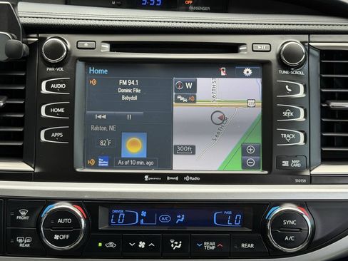 Used 2016 Toyota Highlander XLE AWD/4WD image 29