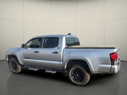 Used 2021 Toyota Tacoma SR5 RWD image 5