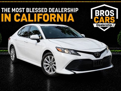 Used 2019 Toyota Camry LE FWD image 1