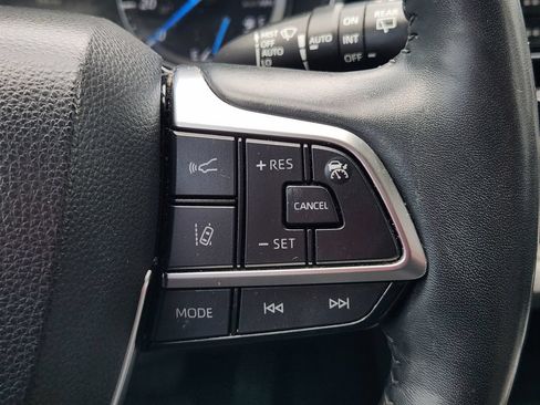 Used 2021 Toyota Highlander Platinum AWD/4WD image 31