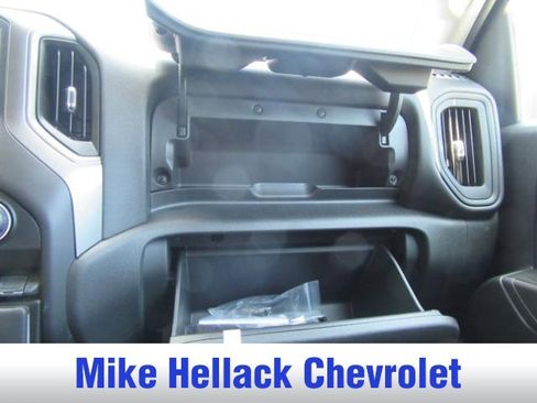 New 2026 Chevrolet Silverado 1500 Custom Trail Boss w/ LPO, Dark Essentials Package AWD/4WD image 17
