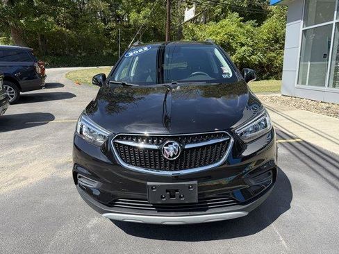 Used 2022 Buick Encore Preferred image 2
