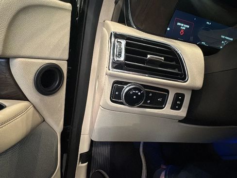 Used 2019 Lincoln Navigator L Reserve w/ Cargo Package AWD/4WD image 48