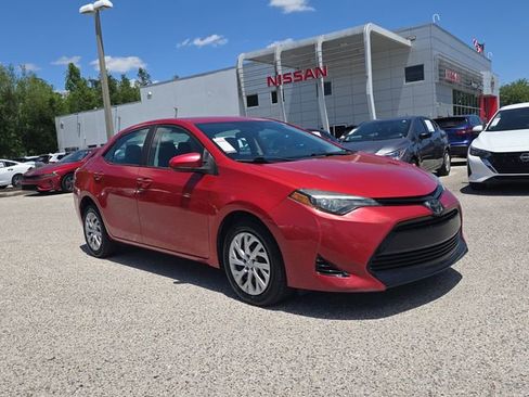 Used 2019 Toyota Corolla LE FWD image 2