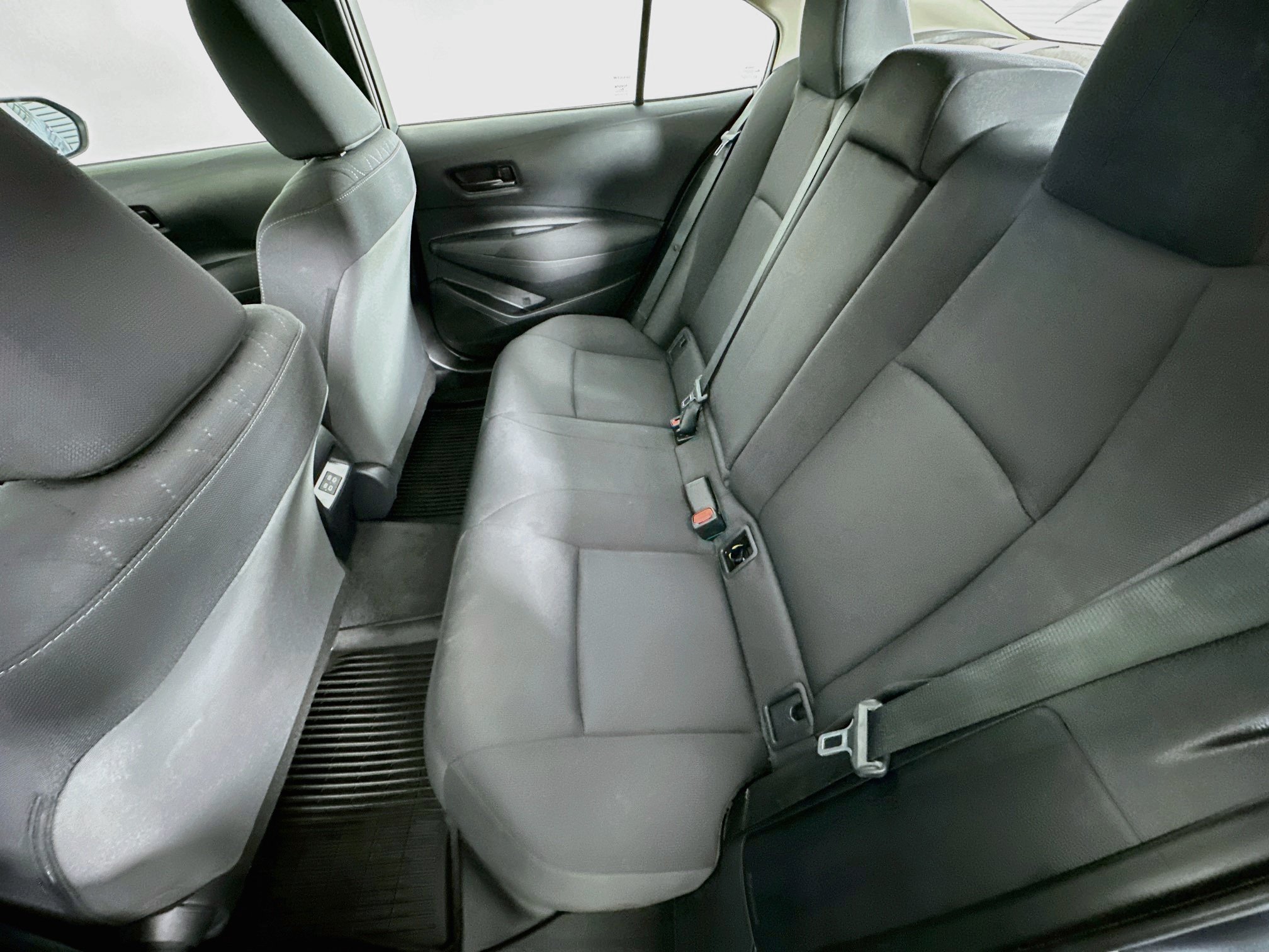 Used 2025 Toyota Corolla LE FWD image 26