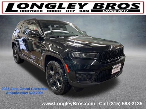 Used 2023 Jeep Grand Cherokee Altitude AWD/4WD image 1