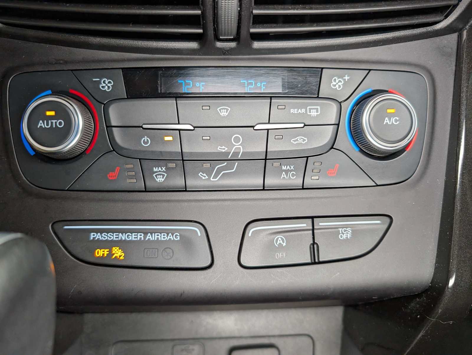 Used 2017 Ford Escape Titanium AWD/4WD image 31
