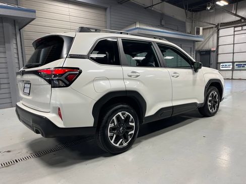 Certified 2025 Subaru Forester AWD/4WD image 9