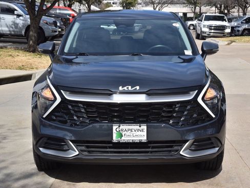 Used 2023 Kia Sportage EX image 3