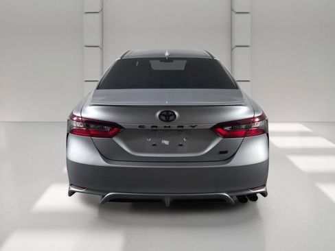 Used 2022 Toyota Camry SE FWD image 6