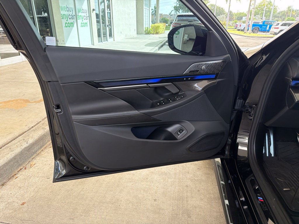 Used 2025 BMW M5 Touring AWD/4WD image 45