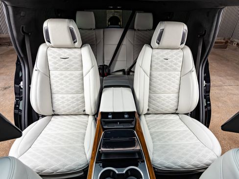 Used 2025 Cadillac Escalade Sport Platinum image 37