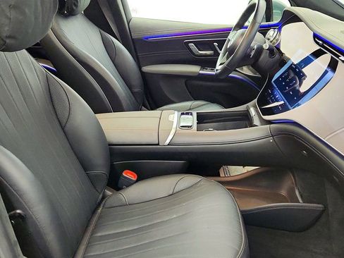 Used 2023 Mercedes-Benz EQS 580 4MATIC SUV w/ Exclusive Trim Package image 23