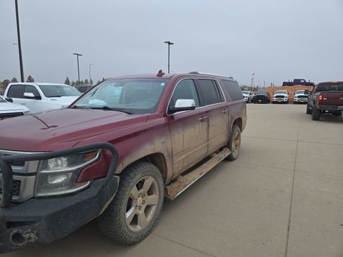 Used 2017 Chevrolet Suburban Premier image 5