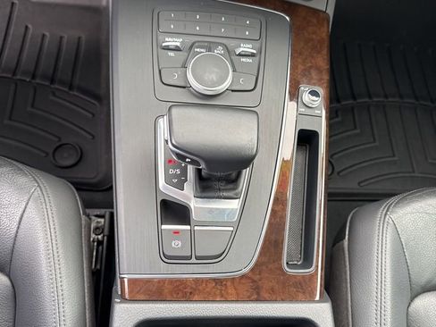 Used 2020 Audi Q5 2.0T Premium w/ Convenience Package image 28
