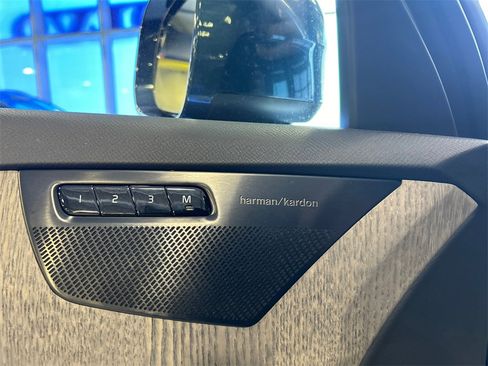 Certified 2024 Volvo XC90 B6 Plus w/ Protection Package Premier image 22