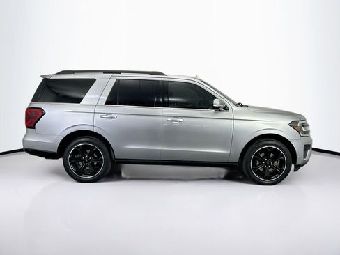 Used 2022 Ford Expedition Limited image 4
