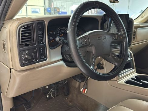 Used 2004 Chevrolet Silverado 2500 LT w/ Skid Plate Package AWD/4WD image 18