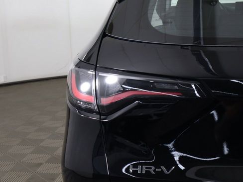 Used 2024 Honda HR-V LX image 12
