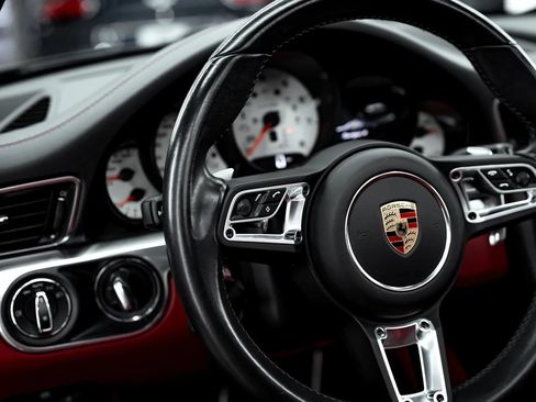 Used 2019 Porsche 911 Targa 4 AWD/4WD image 24