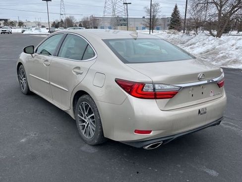 Used 2016 Lexus ES 350 w/ Luxury Package w/Wood Trim image 2