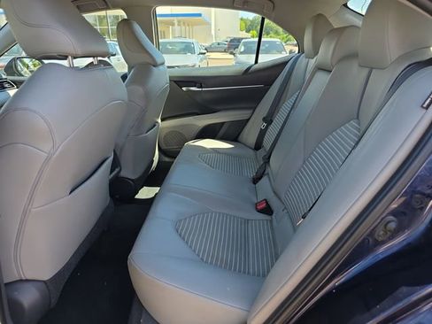 Used 2021 Toyota Camry SE FWD image 11