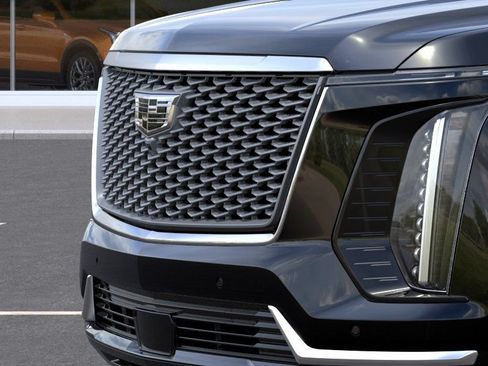 New 2026 Cadillac Escalade ESV Luxury w/ LPO, Radiant Package AWD/4WD image 13