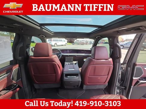 Used 2025 Cadillac Escalade Sport w/ LPO, ONYX Package image 13