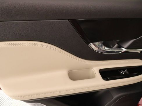 New 2026 Lincoln Corsair Premiere FWD image 19