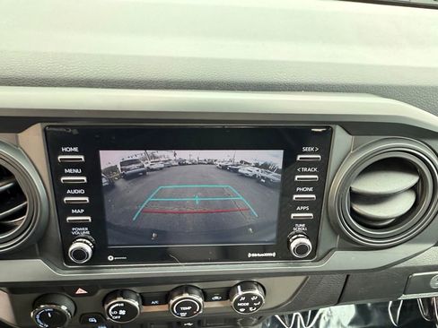 Used 2022 Toyota Tacoma SR image 19
