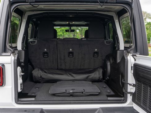 Used 2022 Jeep Wrangler Unlimited Sport AWD/4WD image 9