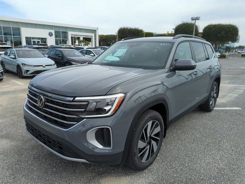 New 2026 Volkswagen Atlas SE image 10