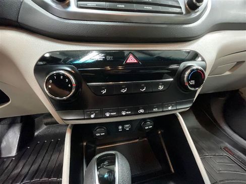 Used 2018 Hyundai Tucson SEL w/ Cargo Package AWD/4WD image 16