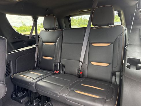 Used 2023 GMC Yukon XL AT4 w/ AT4 Premium Package AWD/4WD image 16