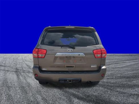Used 2017 Toyota Sequoia Limited w/ Safety & Convenience Package RWD image 5
