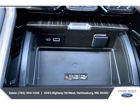 Used 2022 GMC Yukon XL Denali AWD/4WD image 24