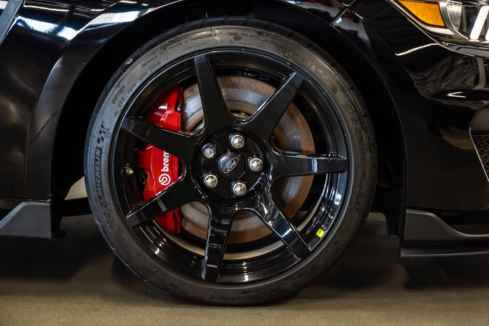 Used 2019 Ford Mustang Shelby GT350R w/ GT350R Equipment Group 920A RWD image 15