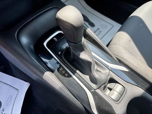 Used 2021 Toyota Corolla LE FWD image 23