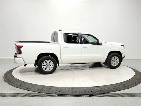 Used 2024 Nissan Frontier SV w/ SV Convenience Package image 8