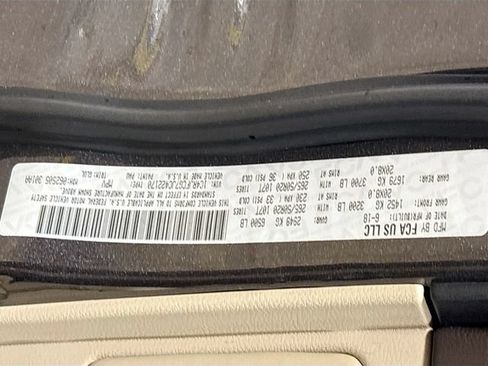 Used 2018 Jeep Grand Cherokee Overland AWD/4WD image 24