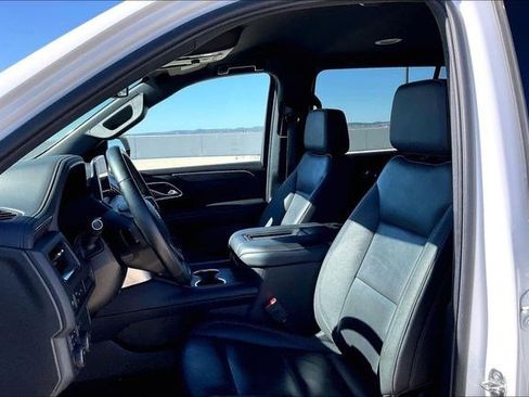Used 2024 Chevrolet Suburban LT image 30