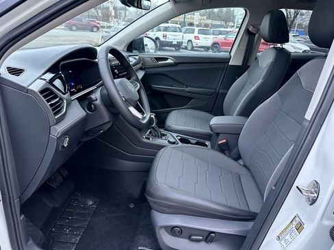 New 2026 Volkswagen Taos SE image 12