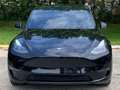 Used 2024 Tesla Model Y Long Range image 3