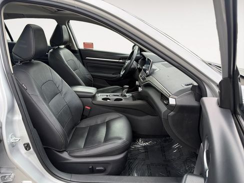 Used 2019 Nissan Altima 2.5 SL FWD image 24