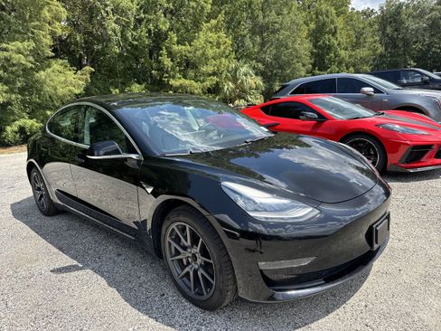 Used 2019 Tesla Model 3 Standard Range RWD image 4