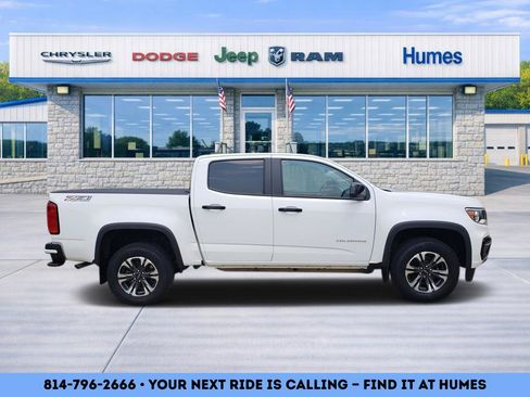Used 2022 Chevrolet Colorado Z71 AWD/4WD image 2