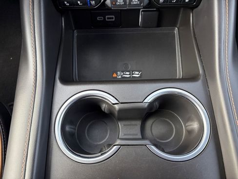 Used 2023 GMC Yukon AT4 w/ AT4 Premium Plus Package image 19