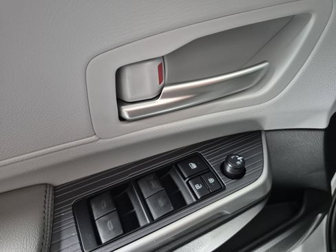 New 2026 Toyota Sienna XLE image 21